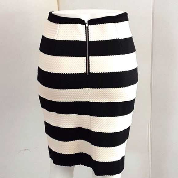 DOUBLE ZERO Elastic Horizontal Bodycon Textured Pencil Skirt Sz M - NWOT - Picture 4 of 8